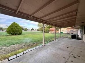 1708 Theodore Dr in Springdale, AR - Foto de edificio - Building Photo