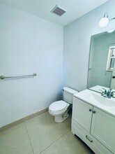 5002 SW 35th Terrace in Fort Lauderdale, FL - Building Photo - Building Photo