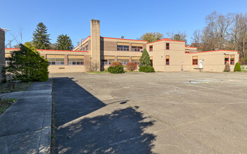 3290 Crestview Dr in North Versailles, PA - Building Photo - Building Photo