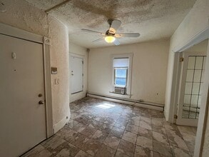 613 State St, Unit 1 in Madison, WI - Foto de edificio - Building Photo