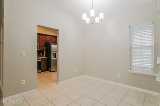 10030 Huntington Forest Blvd E in Jacksonville, FL - Building Photo - Building Photo