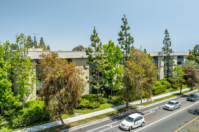 Stoneybrook Villas in Long Beach, CA - Building Photo - Building Photo