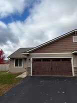588 Blue Karner Dr in Altoona, WI - Building Photo