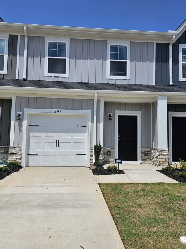 209 Santorini Way in Mauldin, SC - Building Photo - Building Photo