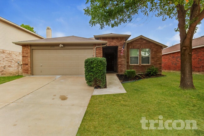 property at 1913 Lariat Dr