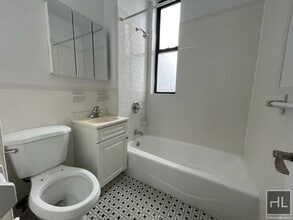Second Avenue, Unit 2N in New York, NY - Building Photo - Building Photo