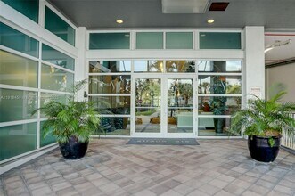 315 NE 3rd Ave, Unit 902 in Fort Lauderdale, FL - Building Photo - Building Photo