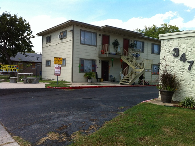 Starlight Park Apartments in San Antonio, TX - Building Photo