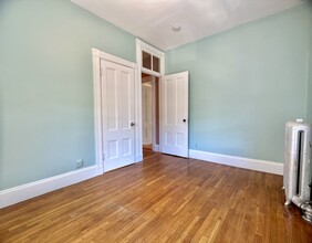 115 Williams St, Unit 3 CO in Boston, MA - Foto de edificio - Building Photo