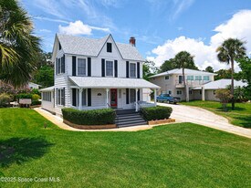 2811 Indian River Dr in Cocoa, FL - Building Photo