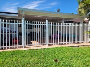 4919 SW 139th Ct in Miami, FL - Building Photo - Building Photo