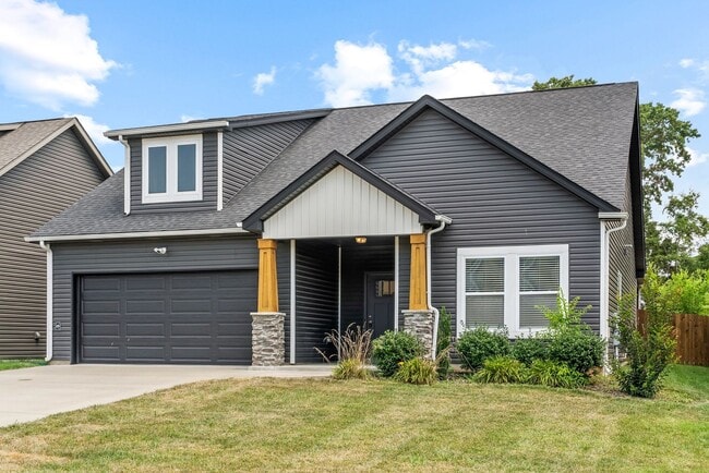 1149 Eagle's View Dr in Clarksville, TN - Building Photo - Building Photo