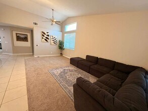 33321 Calle Langarica in Temecula, CA - Building Photo - Building Photo