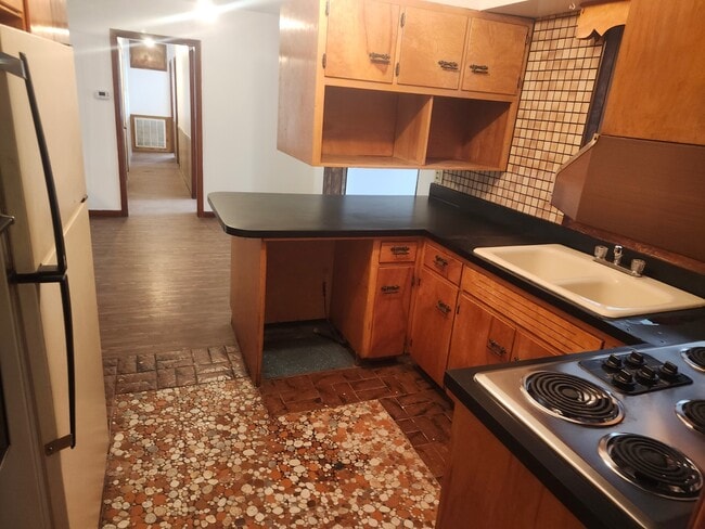 111 E Linebaugh Ave. in Tampa, FL - Building Photo - Building Photo