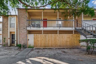 8201 Richmond Ave. in Houston, TX - Building Photo - Building Photo