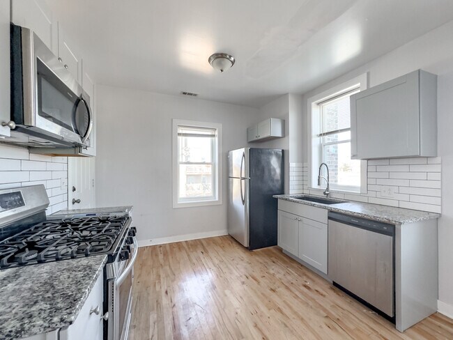 5610 N Western Ave in Chicago, IL - Building Photo - Building Photo
