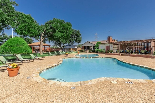 Rolling Hills Place in Lancaster, TX - Building Photo - Building Photo
