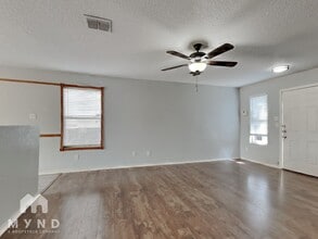 8407 Mescal Pass in San Antonio, TX - Foto de edificio - Building Photo