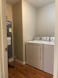 2045 Apache Dr photo'