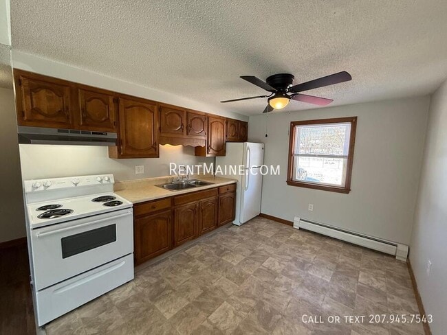 381-385 Pine St. in Bangor, ME - Building Photo - Building Photo