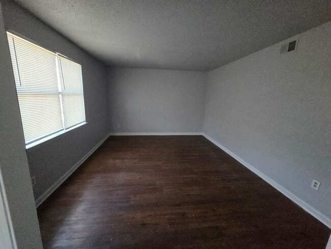 2874 S Mendenhall Rd in Memphis, TN - Building Photo - Building Photo