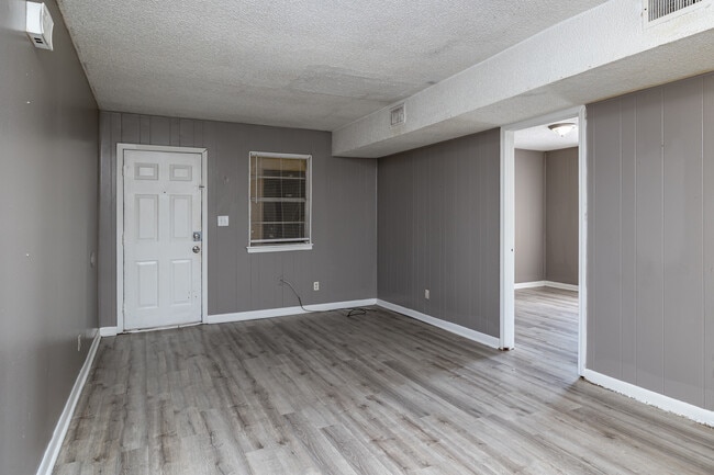 Sunset Village in Pine Bluff, AR - Foto de edificio - Interior Photo