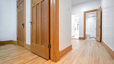 4278 Sherbrooke Rue O in Westmount, QC - Building Photo - Building Photo