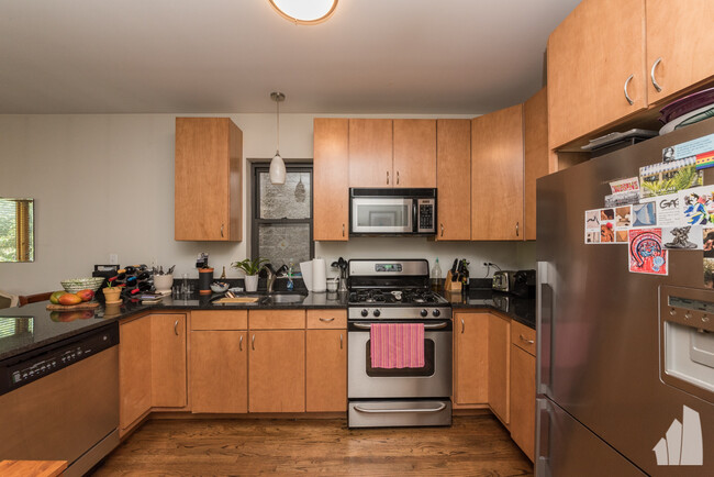 property at 2035 W Crystal St