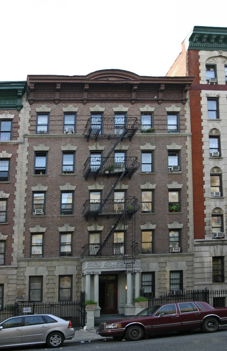 182 Claremont Avenue in New York, NY - Foto de edificio