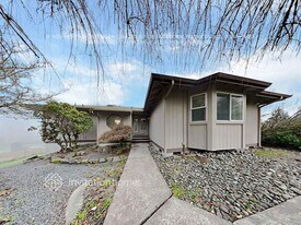 16412 106th St Ct E in Sumner, WA - Building Photo