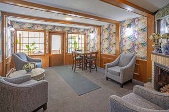 Brittany Apartments in St. Louis Park, MN - Building Photo - Lobby