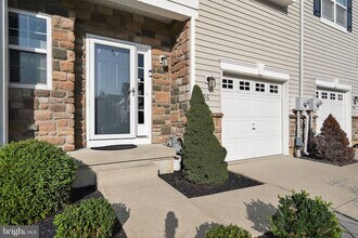 96 Eagleview Terrace in Mount Royal, NJ - Building Photo - Building Photo