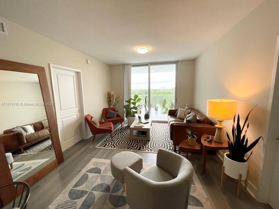 2700 SW 27th Ave in Miami, FL - Building Photo