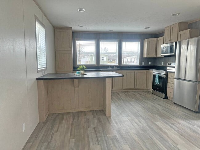 14876 Washington Rd in West Burlington, IA - Building Photo - Building Photo