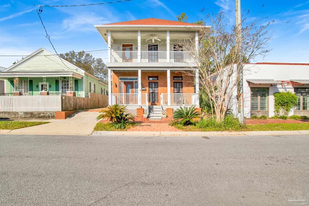 105 S Florida Blanca St in Pensacola, FL - Building Photo