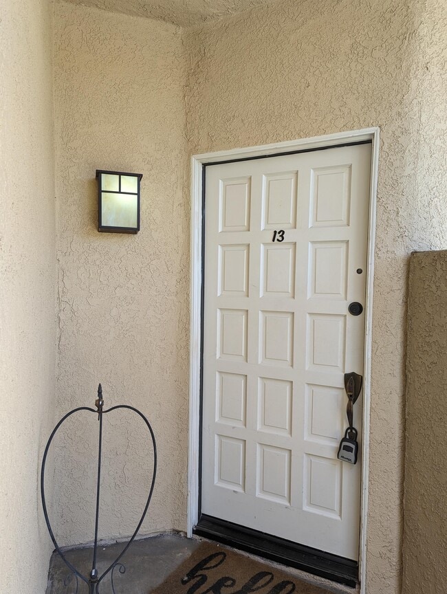 23947 Del Monte Dr. in Santa Clarita, CA - Building Photo - Building Photo