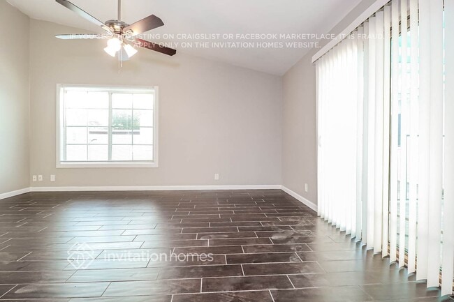 10535 W Calle del Sol in Phoenix, AZ - Foto de edificio - Building Photo