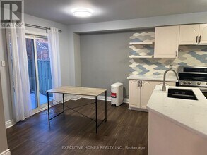 964 Fielder Dr in Mississauga, ON - Building Photo - Building Photo