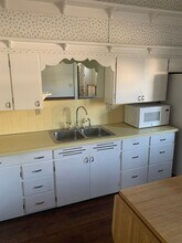 415 W 3rd St in Cedar Falls, IA - Building Photo - Building Photo