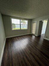 714 Executive Center Dr in West Palm Beach, FL - Building Photo - Building Photo