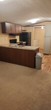 23748 Walker South Rd in Livingston, LA - Foto de edificio - Building Photo