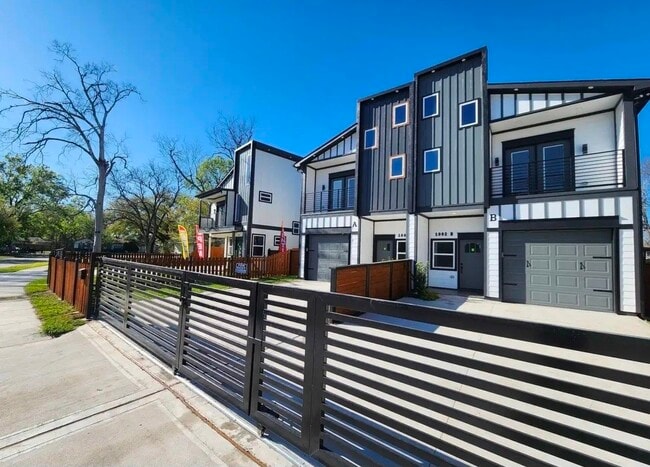 property at 1002 Natchez Ave