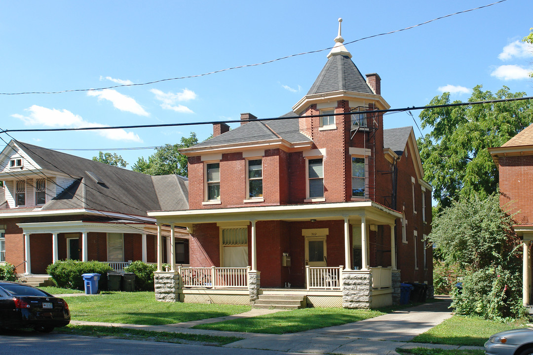 302 E Maxwell St in Lexington, KY - Foto de edificio