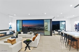 601 Overlook Rim Dr in Henderson, NV - Building Photo - Building Photo