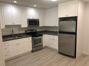 11051 SW 79th Ave-Unit -11051 in Miami, FL - Building Photo - Building Photo