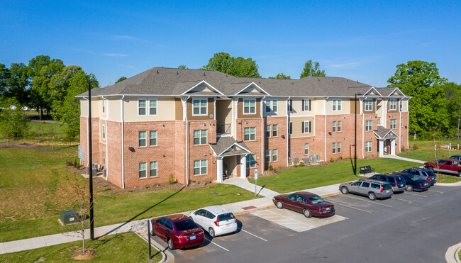 Gold Hill Apartments in Salisbury, NC - Foto de edificio - Primary Photo