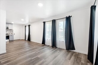 3221 San Jose Way in Sacramento, CA - Building Photo - Building Photo