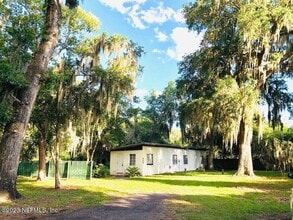 468 Milwaukee Ave in Orange Park, FL - Building Photo - Building Photo