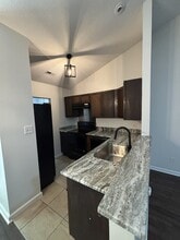 6607 Pineburr Rd in Charlotte, NC - Building Photo - Building Photo
