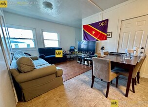 15 Ashford St, Unit 6 in Boston, MA - Foto de edificio - Building Photo